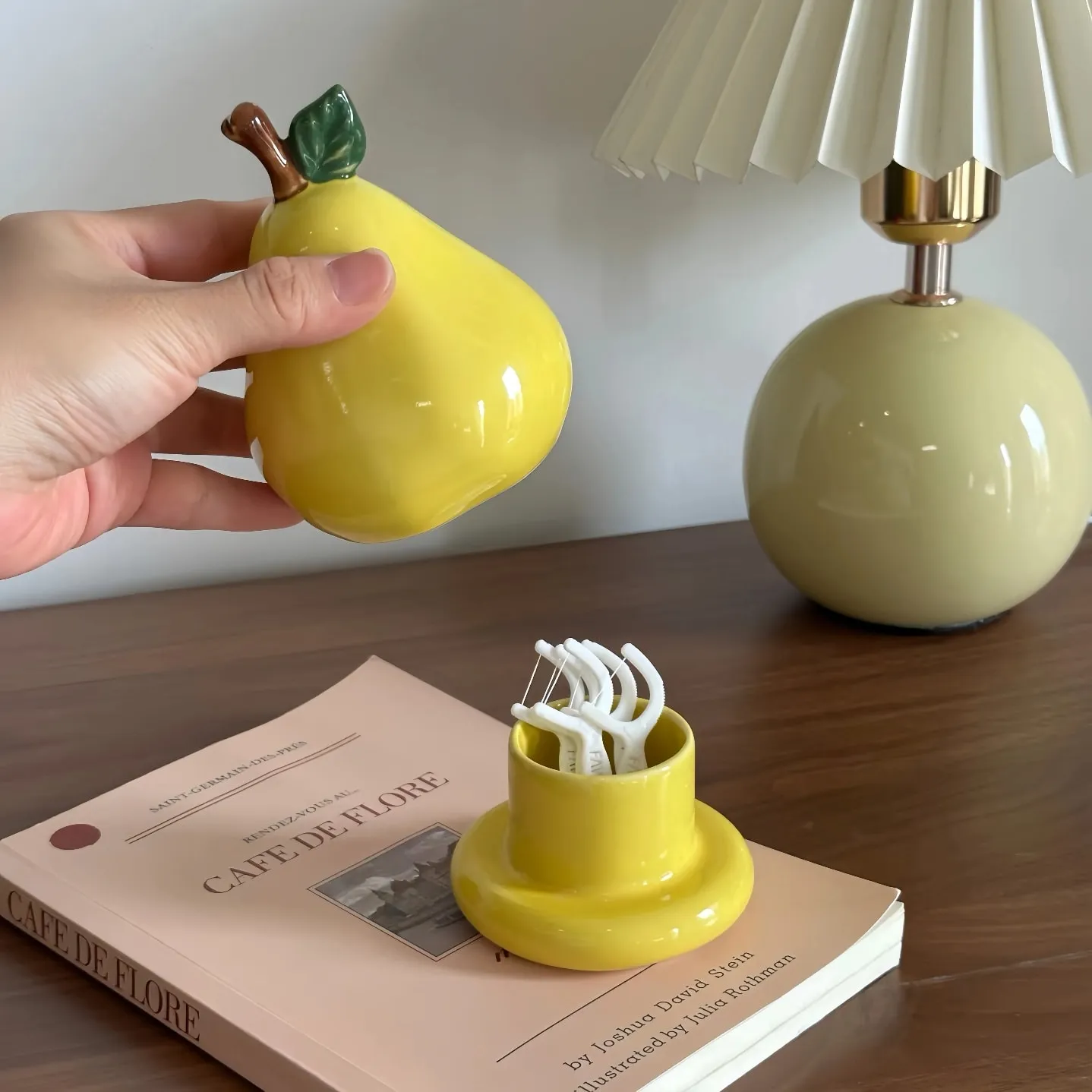 Tooth pic holder